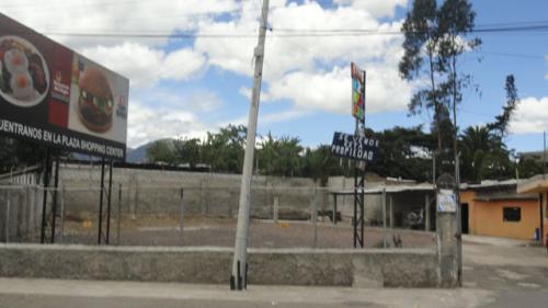 VENDO UNA PROPIEDAD EN UN LUGAR COMERCIAL DE IBARRA