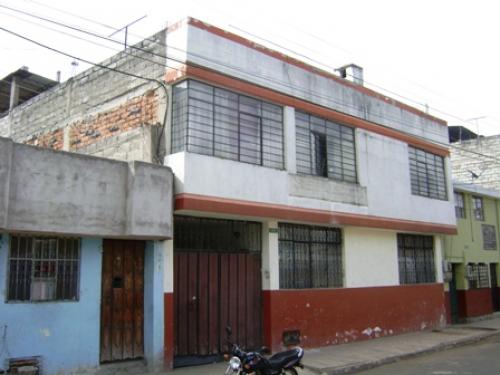 UNA MGNIFICA OPORTUNIDAD VENDO CASA DE DOS PLANTAS EN CHAGUARQUINGO CERCA DEL COLEGIO MONTUFAR