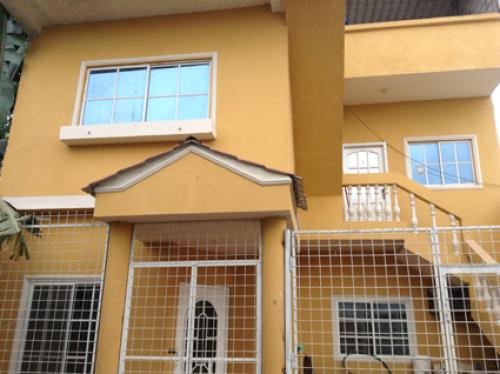 CASA RENTERA DE 2 DEPARTAMENTOS 