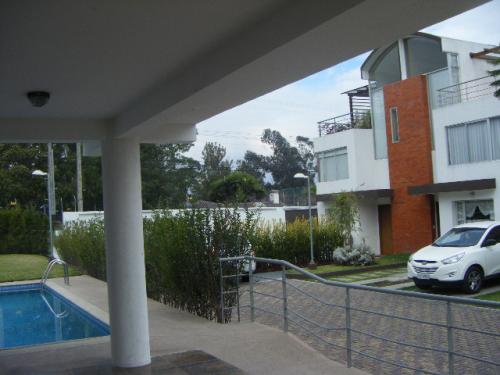 VENTA LINDA CASA SECTOR LA CERAMICA, TUMBACO 164m $155.000