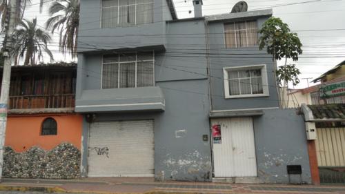 SE VENDE CASA EN EL CENTRO DE OTAVALO