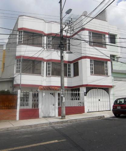 CASA CARCELÉN, RENTERA, 281M2, POSEE 2 DEPARTAMENTOS $155.000 INFORMES: 2353-232, 0997-592747