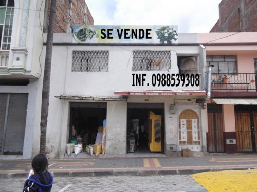 VENDO CASA EN EL CENTRO DE OTAVALO
