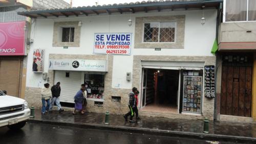 VENDO CASA COMERCIAL Y RESIDENCIAL EN CAYAMBE