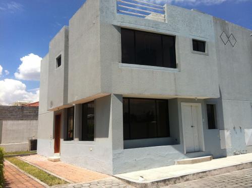 Capelo - vendo por viaje casa de 3 meses de uso. como nueva 