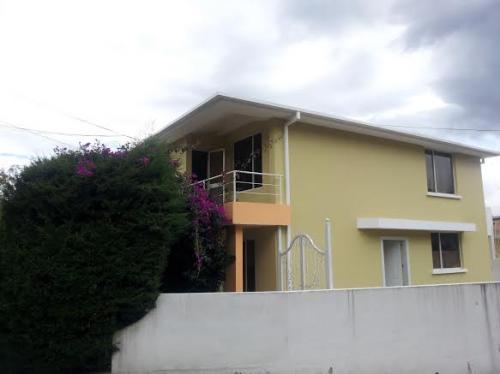 Armenia, conjunto, 4 dormitorios, Valle de los Chillos