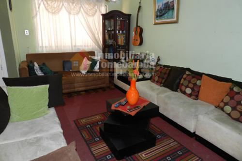 CASA DE VENTA EN CUENCA POR EL SECTOR DE LAS ORQUÍDEAS