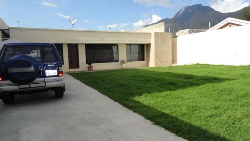 VENDO CASA EN UNA PRESTIGIOSA CIUDADELA DE OTAVALO