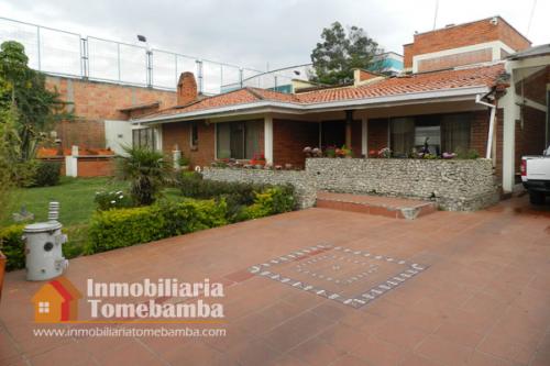 CASA DE 1000M2 DE TERRENO DE VENTA SECTOR COLEGIO BORJA