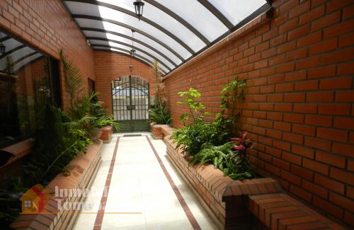 DEPARTAMENTO EN RENTA EN CUENCA POR EL SECTOR LA ITALIANA DE LA SOLANO