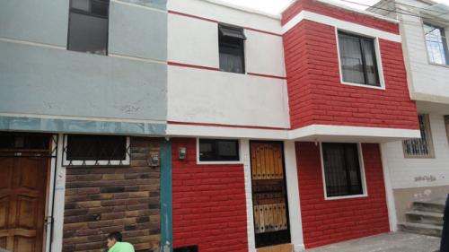 VENDO BONITA CASA EN OTAVALO