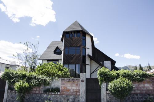 Hermosa Casa Amoblada Independiente En Urb San Rafael