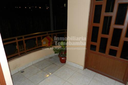 CASA DE VENTA EN CUENCA CON 2 LOCALES COMERCIALES SECTOR RICAURTE