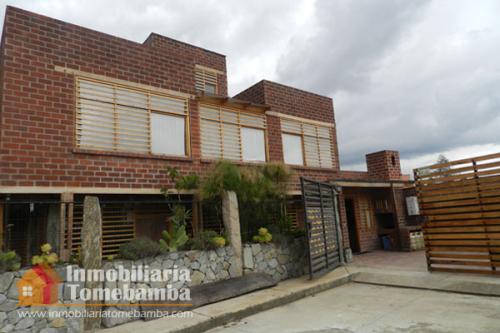 HERMOSA CASA DE VENTA FRENTE A LAS CATALINAS