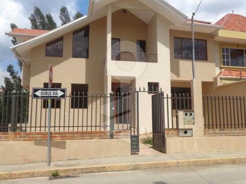 Casa Esquinera X Estrenar con Dos Locales Comerciales Sector Uncovia