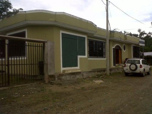 VENDO CASA NUEVA EN LA CIUDAD DEL TENA
