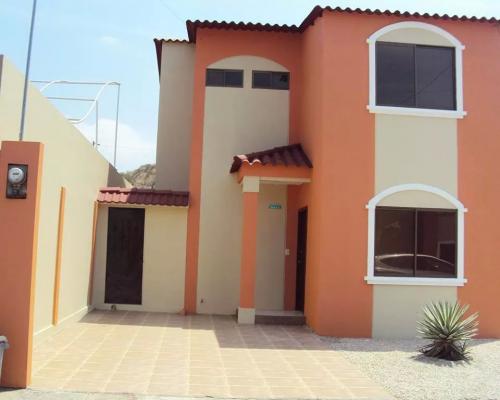 VENTA DE CASA URBANIZACION LA JOYA CON ALICUOTAS PAGADAS HASTA DICIEMBRE DEL 2014!