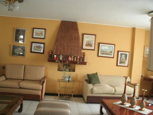 Dispongo de un departamento ubicado en la Av.Granda Centeno