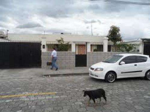 CASA RENTERA EN OTAVALO