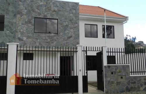 CASA DE VENTA POR ESTRENAR SECTOR BAÑOS EL SALADO