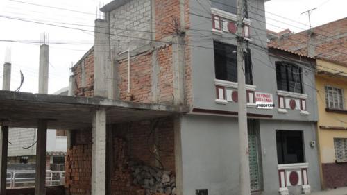 VENDO CASA EN BUEN SECTOR DE OTAVALO