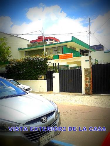 EN VENTA CASA AMPLIA SECTOR YANEZ PINZON-QUITO