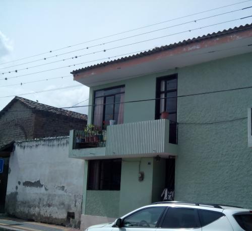 CASA CERCA AL PUENTE DEL BATÁN