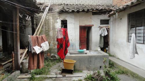 VENDO CASA VIEJA COMO TERRENO EN OTAVALO
