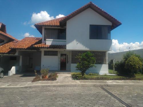 Casa conjunto cerrado, sector San Rafael - Playa Chica