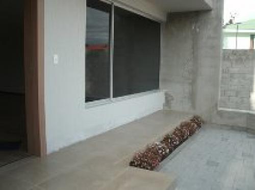 PUSUQUI POR ESTRENAR AMPLIA CASA