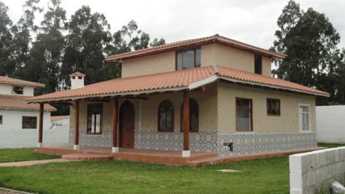 VENDO HERMOSA CASA DE ESTRENO EN COTACACHI