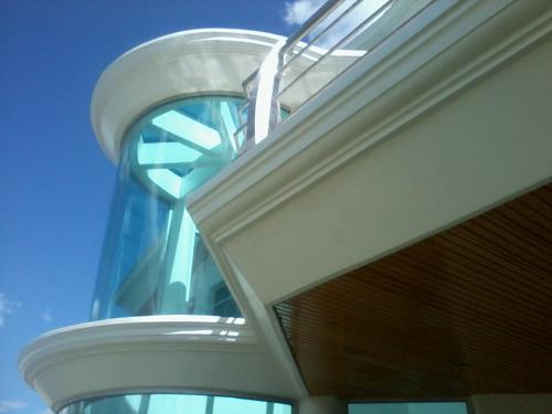 ALUMINIO Y VIDRIO - ALUCOBOND -GYPSUM - ESTRUCTURAS