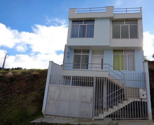 LA CASA QUE ESTABAS BUSCANDO, EN URB. JUAN JOSÉ CASTILLO