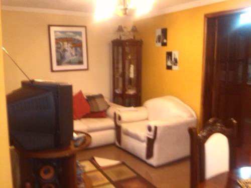 VENDEMOS UNA HERMOSA CASA DE 3 PISOS