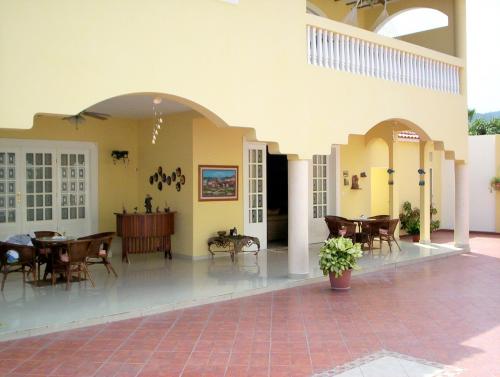 EN PUERTO AZUL SE VENDE HERMOSA CASA CON SUITE INDEPENDIENTE