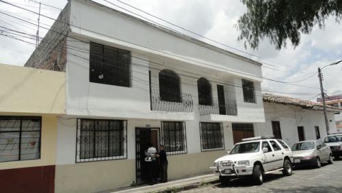 VENDO HERMOSA CASA DE 3 DEPARTAMENTOS EN IBARRA