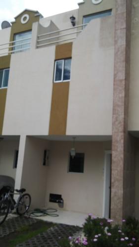 Casa en conjunto cerrado. Mastodontes. 120 m2.