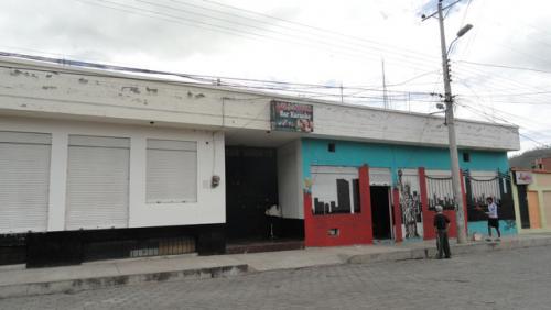 VENDO CASA GRANDE EN EL CENTRO DE OTAVALO