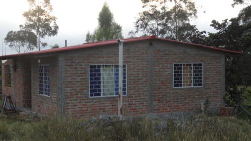 VENDO TERRENO CON CASA POR TERMINAR EN IBARRA