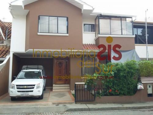 OPORTUNIDAD VILLA AMPLIA 3 DORM. URB. PRIVADA PIEDRA N.01 ISABELA CATÓLICA