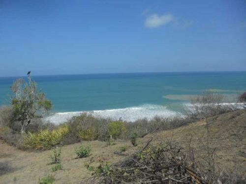  Su nueva casa frente al mar en Santa Rosa, Manabí.