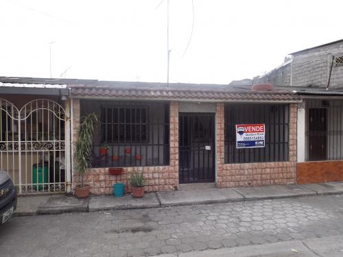 CASA EN VENTA EN MUCHO LOTE 1