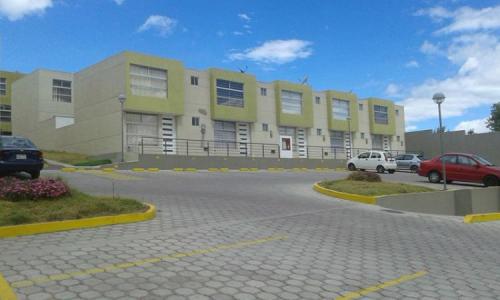 Casa en conjunto sector Calderon. Calle: Atahualpa