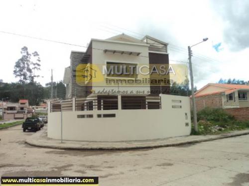 Venta de Hermosa Casa esquinera por estrenar a crédito sector Colegio de Arquitectos 