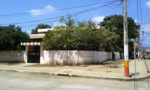 SE VENDE HERMOSA CASA EN CHONE