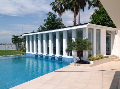 Casa vista al Río - Samborondon 