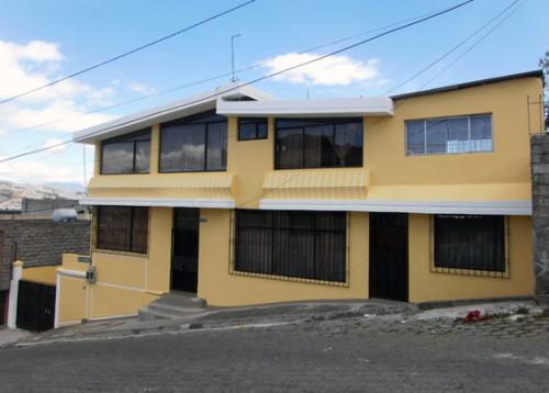 Casa sur de Quito, sector Cchilibulo, 661m2 de construcción $271.000 Inf: 2353232, 0997592747