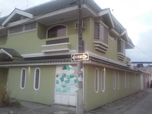 VIVA EN GUAYACANES LUGAR SEGURO HERMOSA MANSION