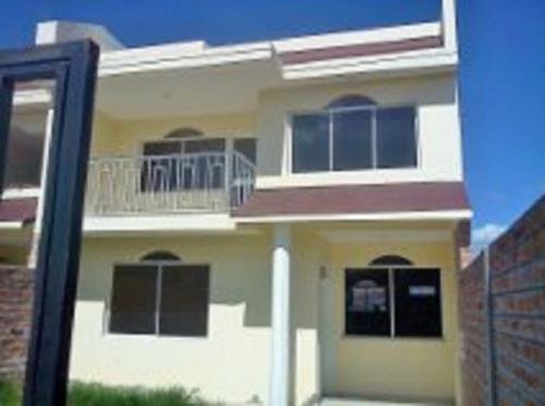 EN VENTA HERMOSA CASA EN CAYAMBE, SECTOR RESIDENCIAL RODEADO POR LOS MEJORES PROYECTOS INMOBILIARIOS