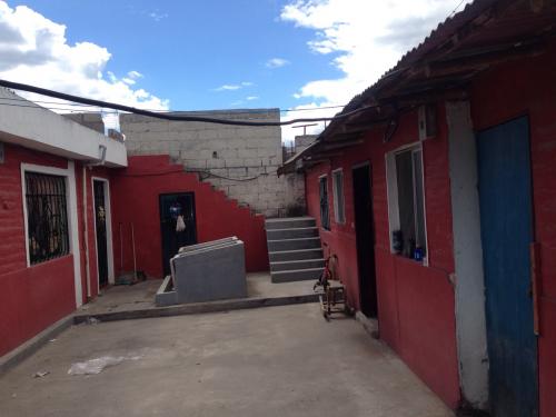 PUEMBO VENDO CASA A 65.000